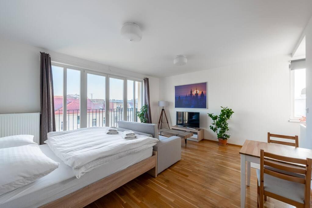 Sunny Safron Apartment Praha Exteriér fotografie